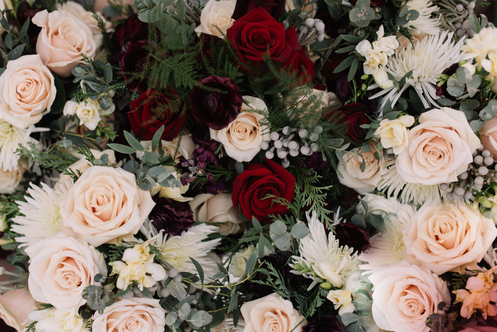 iowa winter bridal bouquets