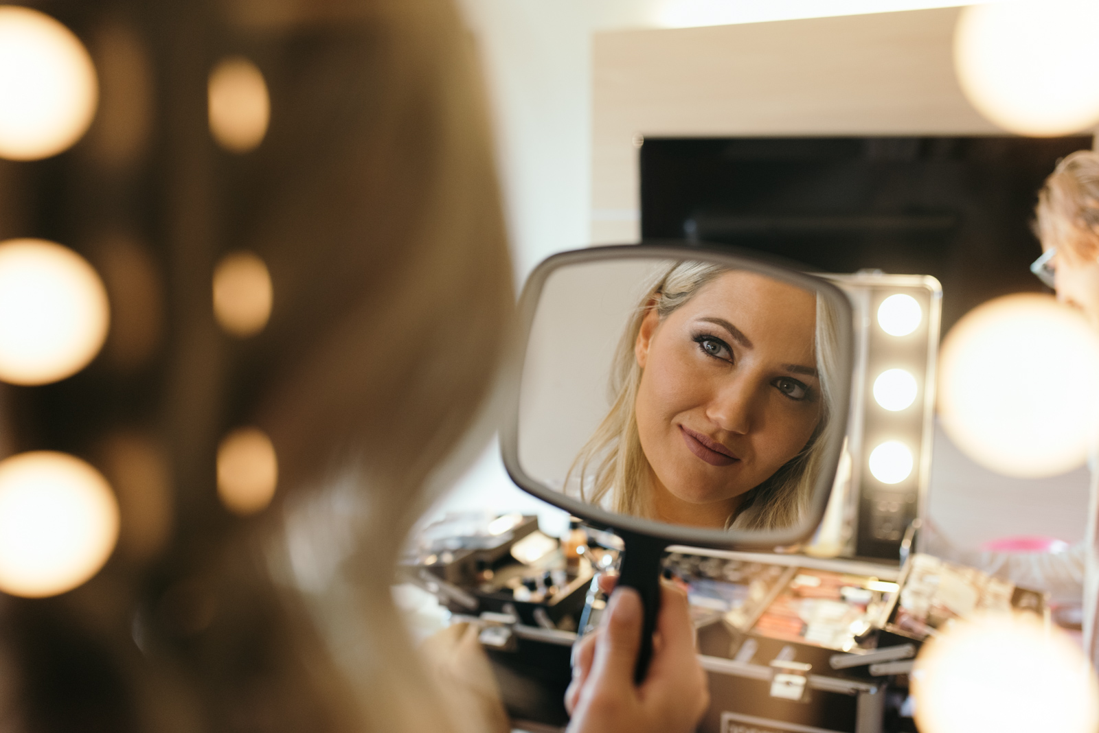 bride getting ready cedar rapids wedding