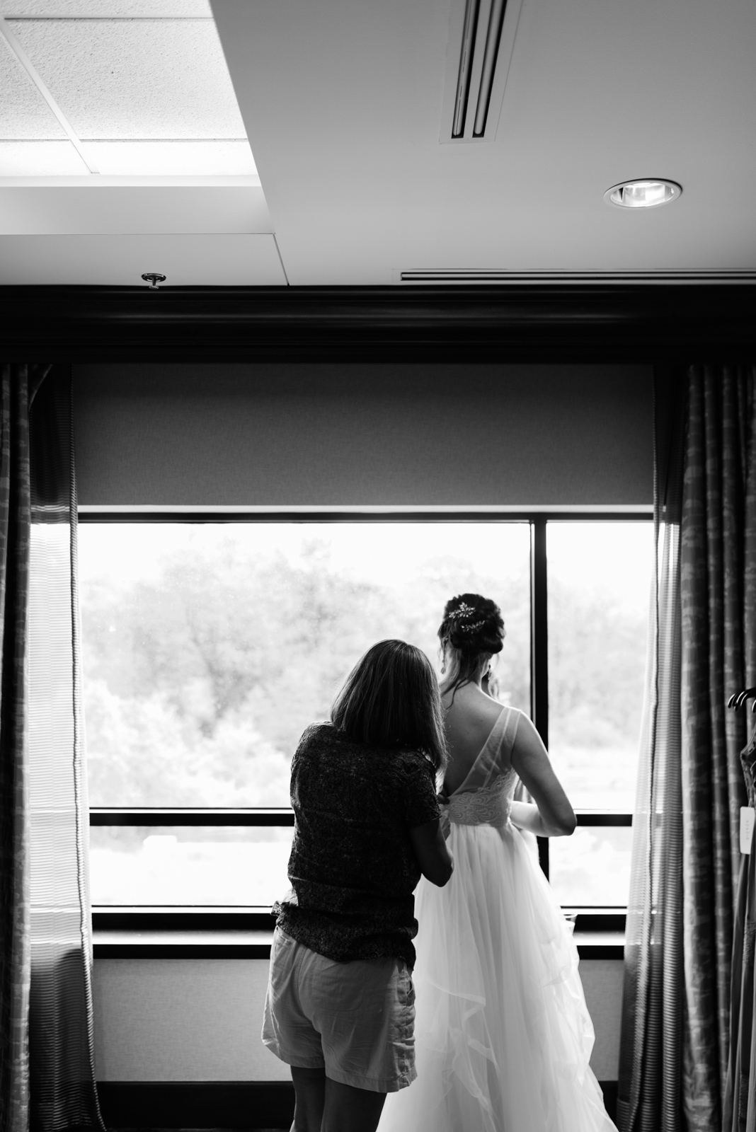 bride getting ready Coralville Marriott Hotel Wedding