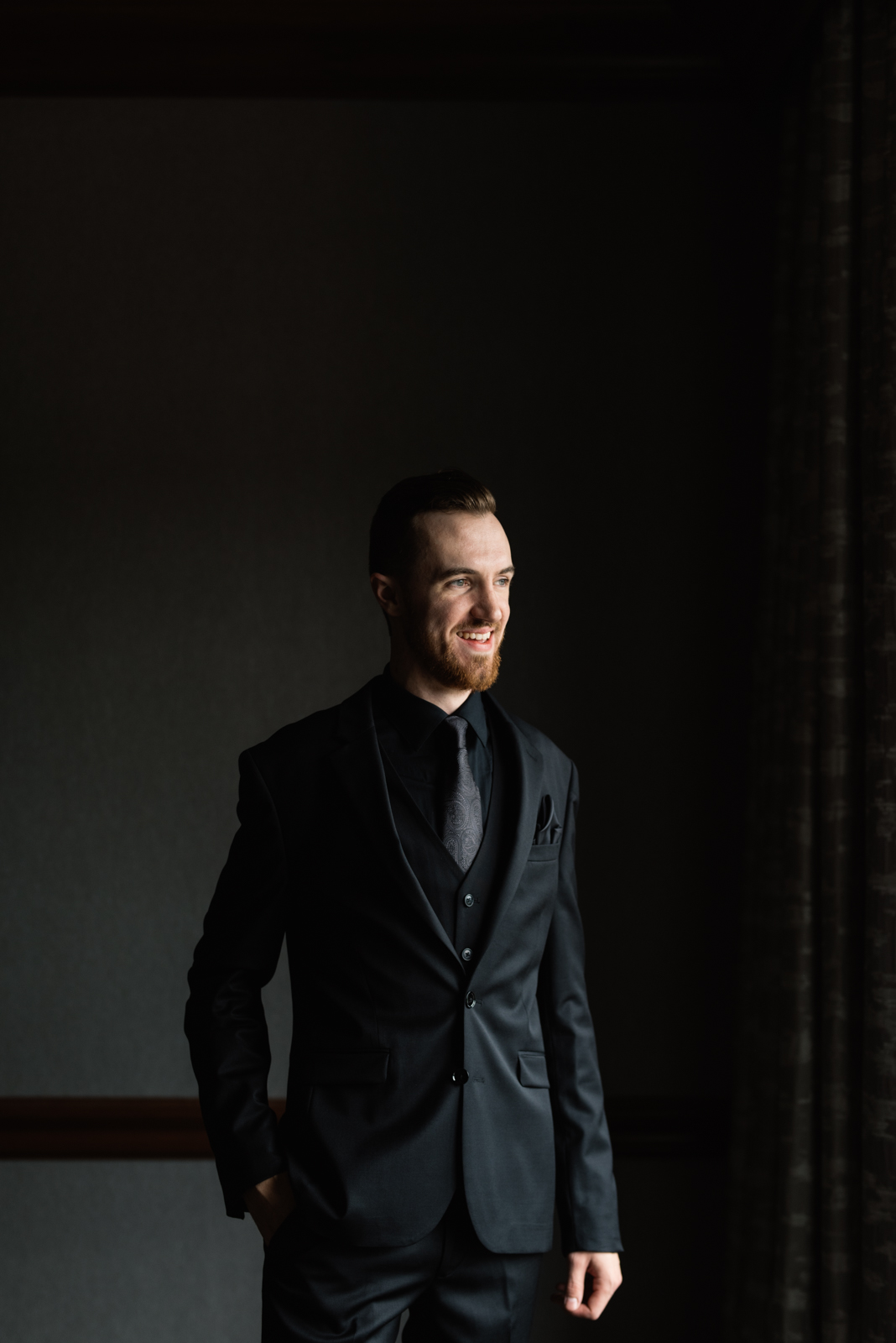 groom at Coralville Marriott Hotel Wedding