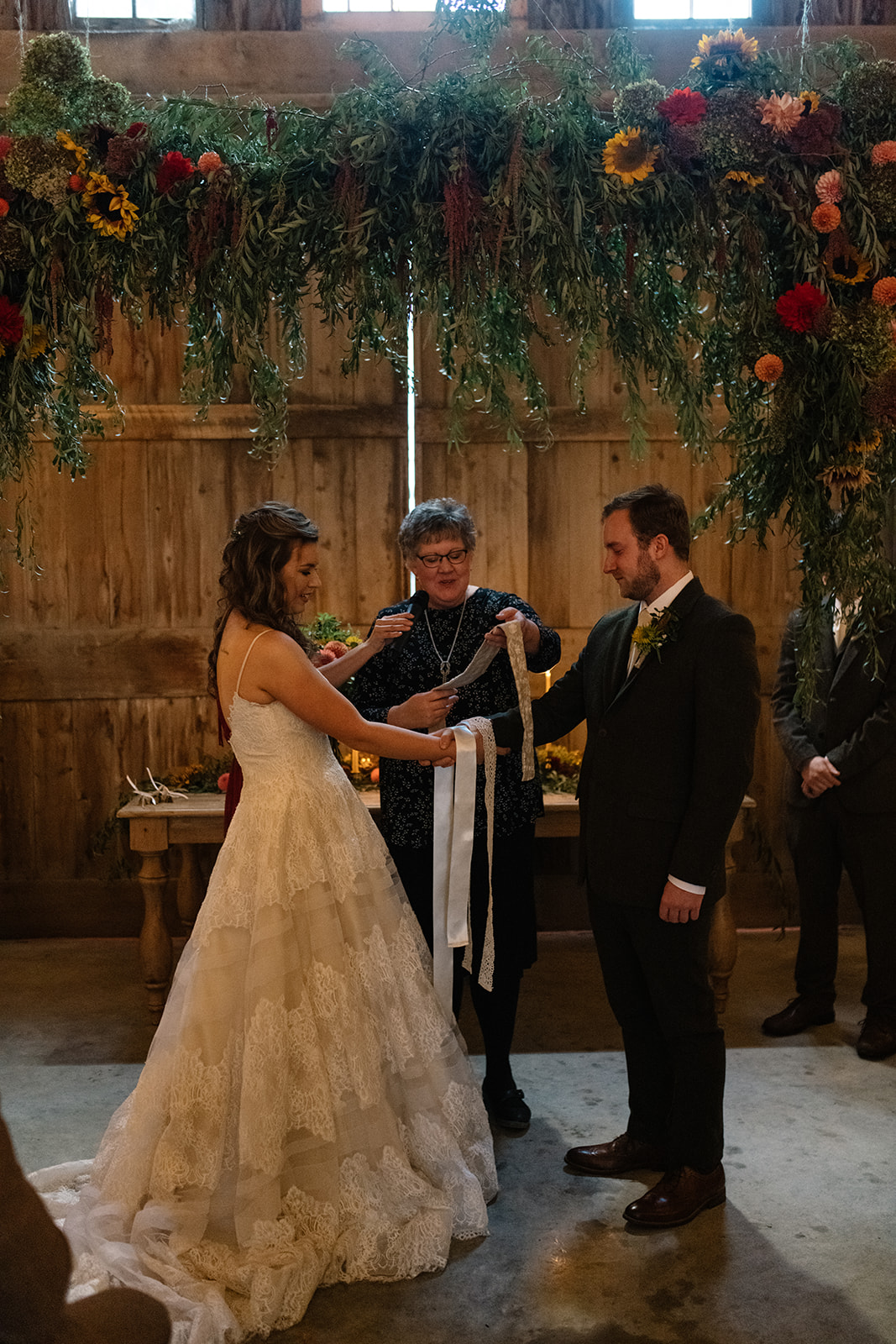 knot ceremony at the barn iowa fall wedding