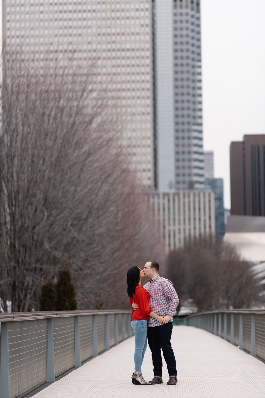 couple kissing chicago engagement