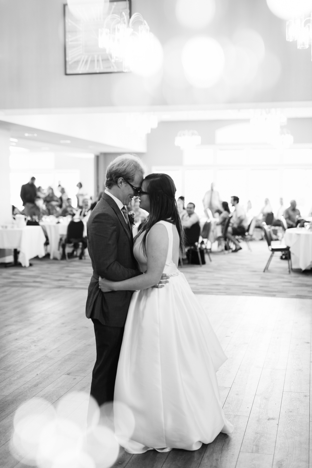 bride and groom first dance fox ridge golf course