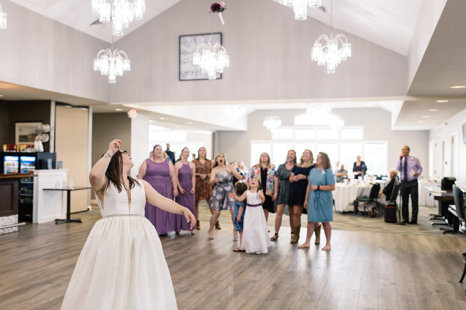 bouquet toss fox ridge golf course wedding reception