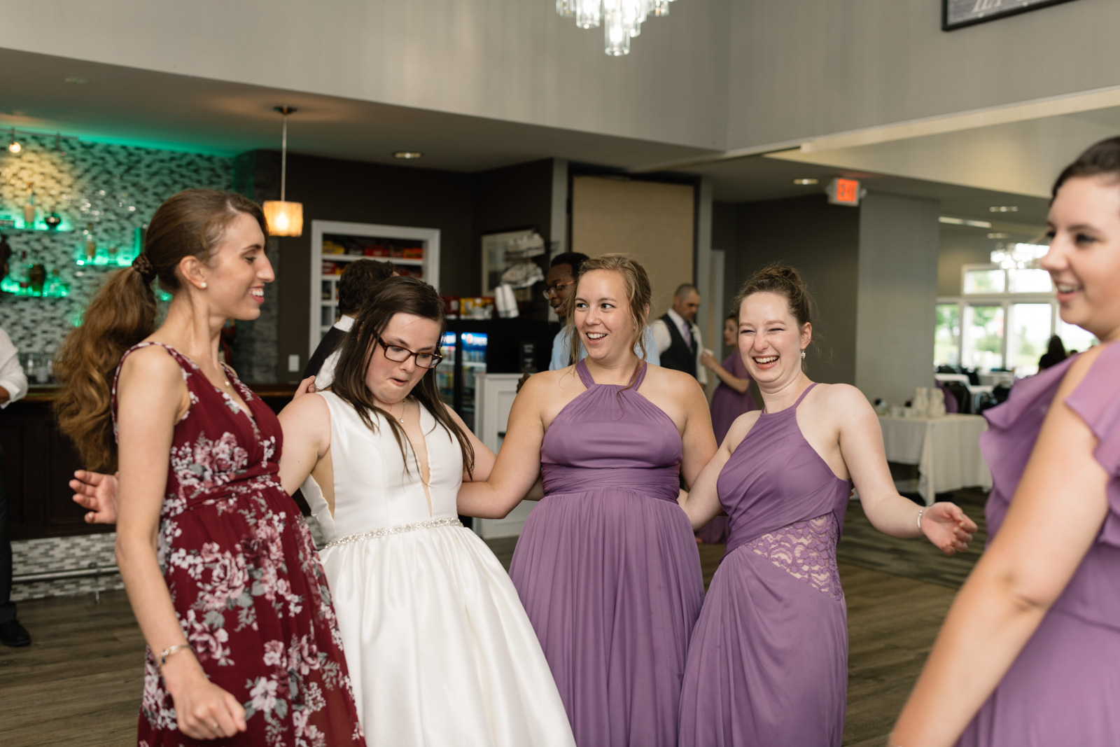 bride dancing at fox ridge golf course wedding venue