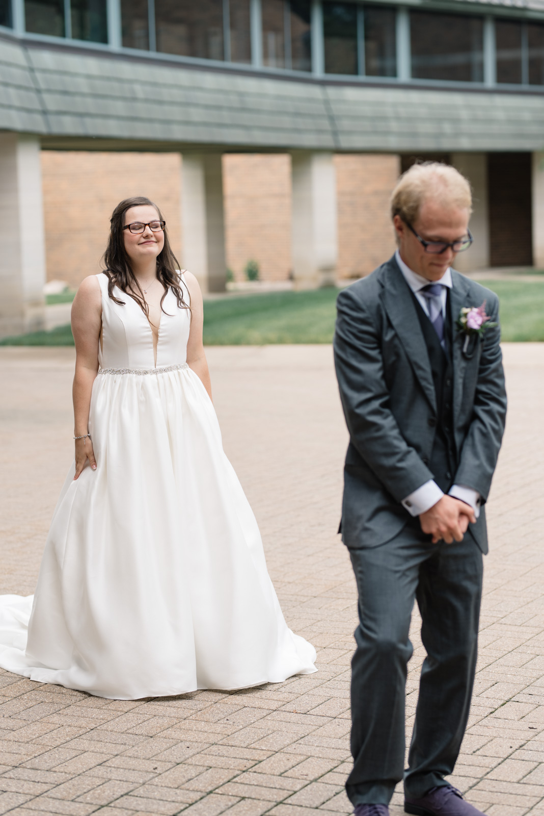 bride and groom first look wartburg college wedding