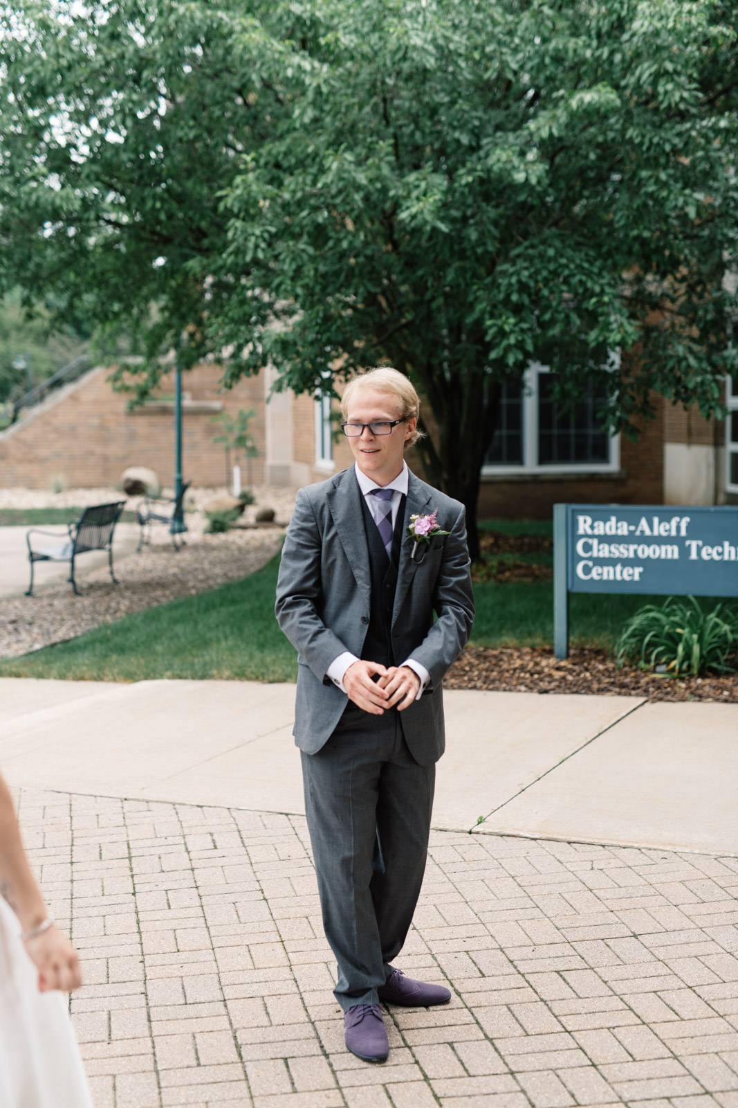 groom reaction first look wartburg college