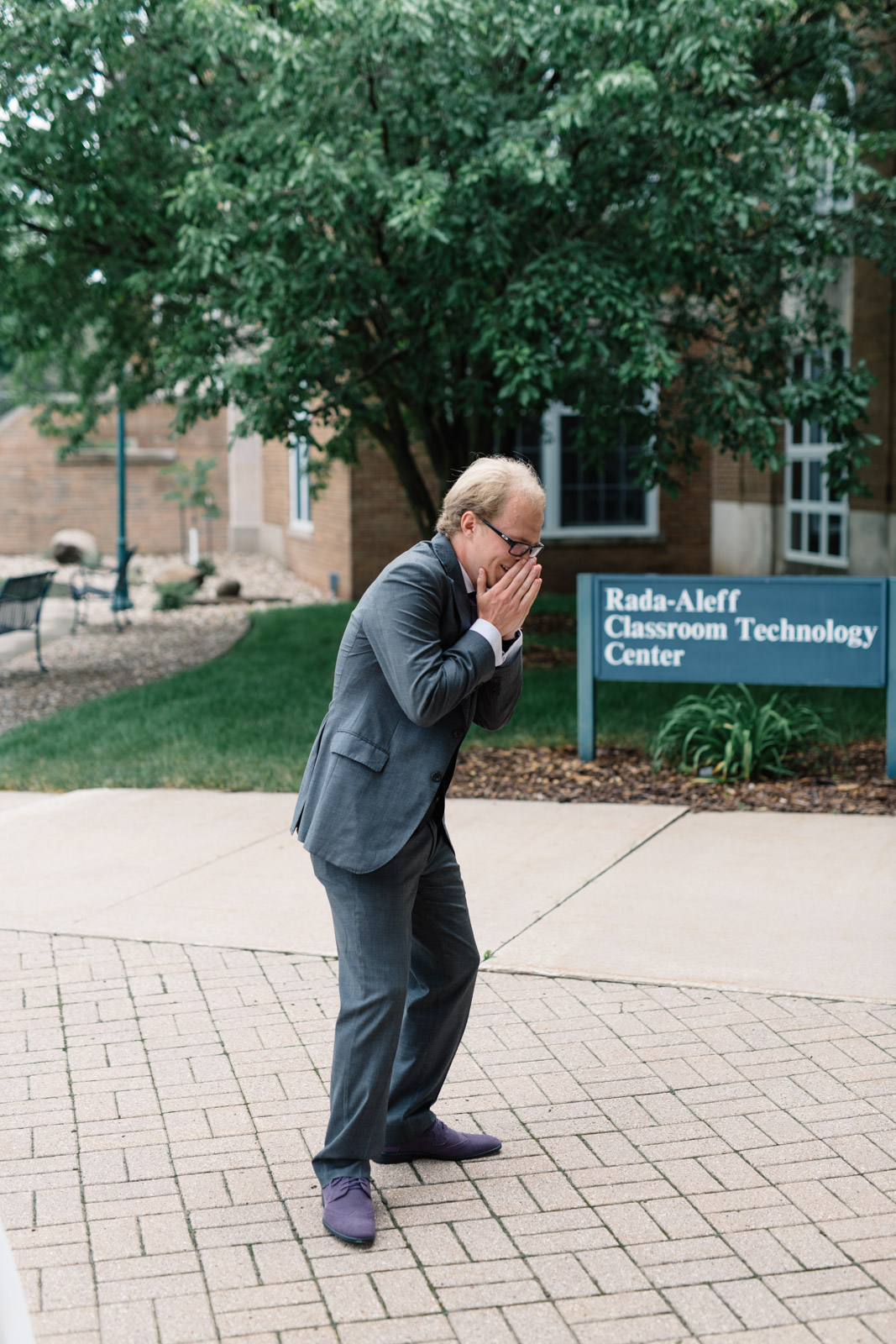 groom reaction first look wartburg college