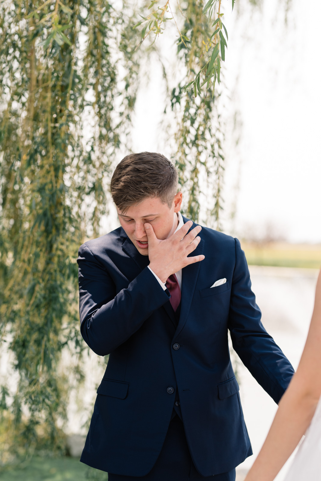 first look under willow tree epic event center wedding venue