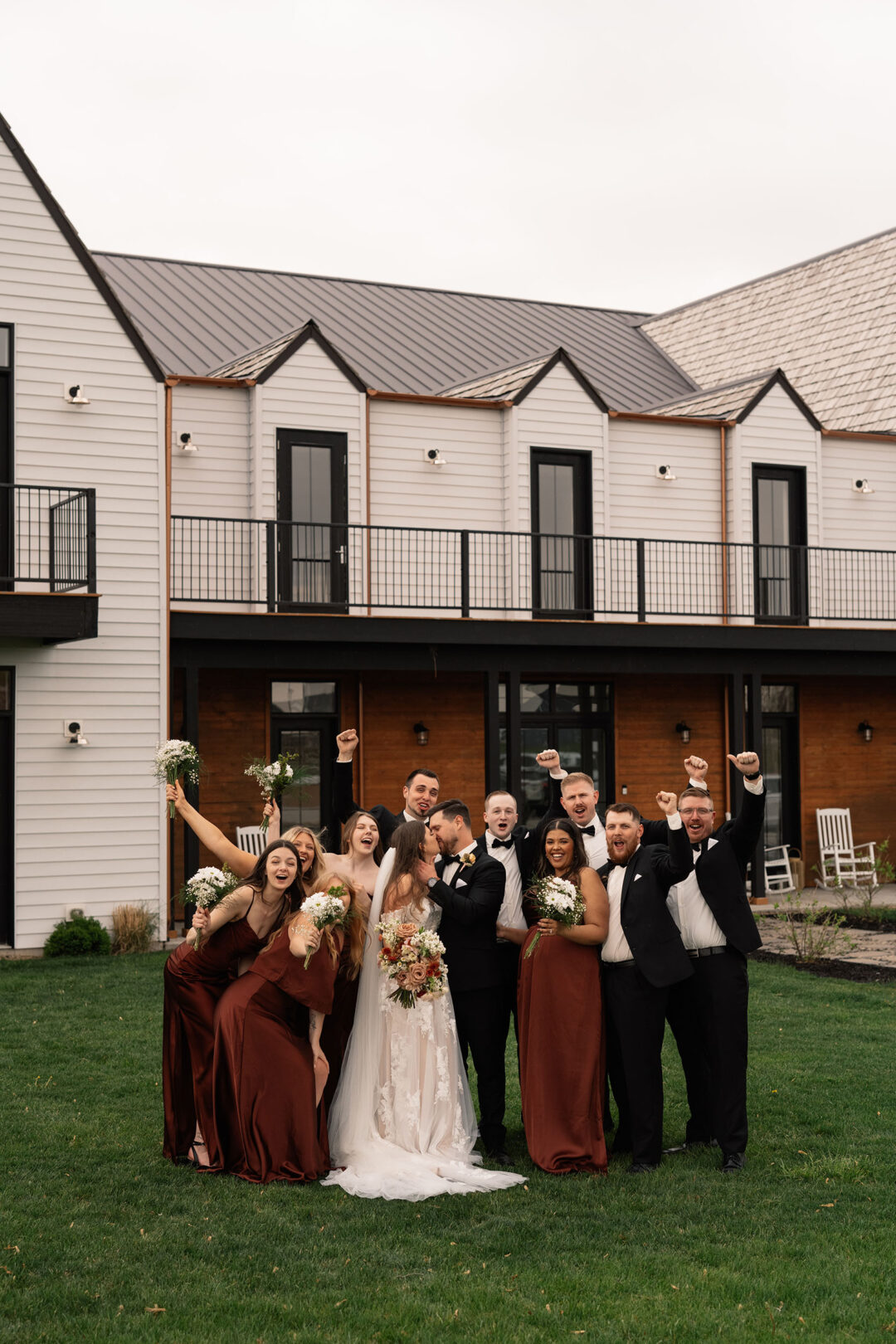 Best Iowa City Wedding Venues | A Wedding Photographer’s Guide